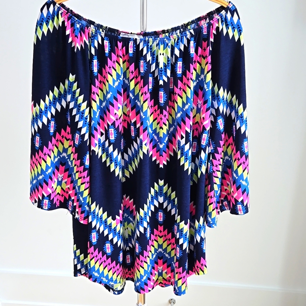 Colorful Geometric Patterned Blouse - Picture 2 of 2